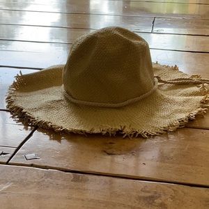 Straw sunhat